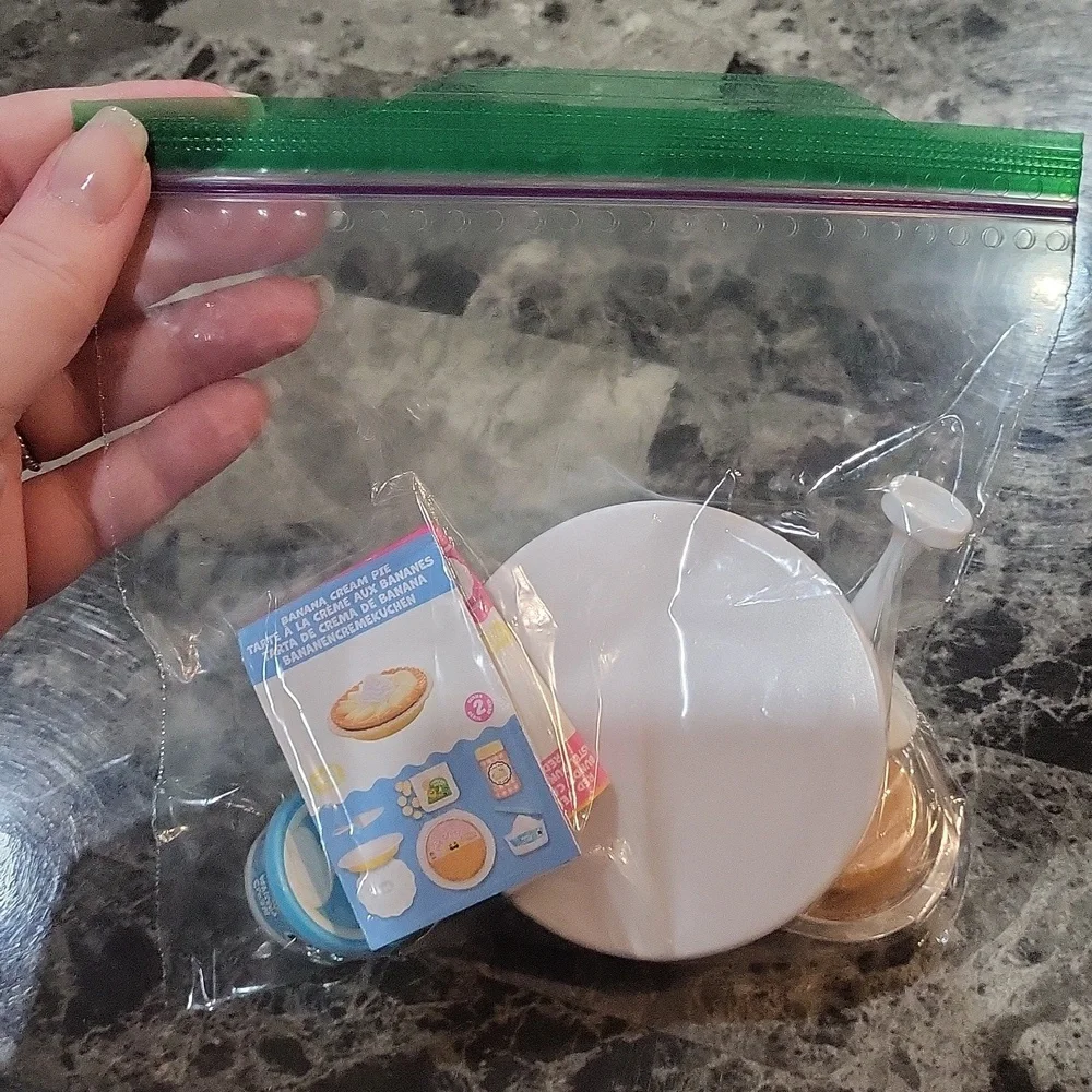 Miniverse Make It Mini Banana Cream Pie